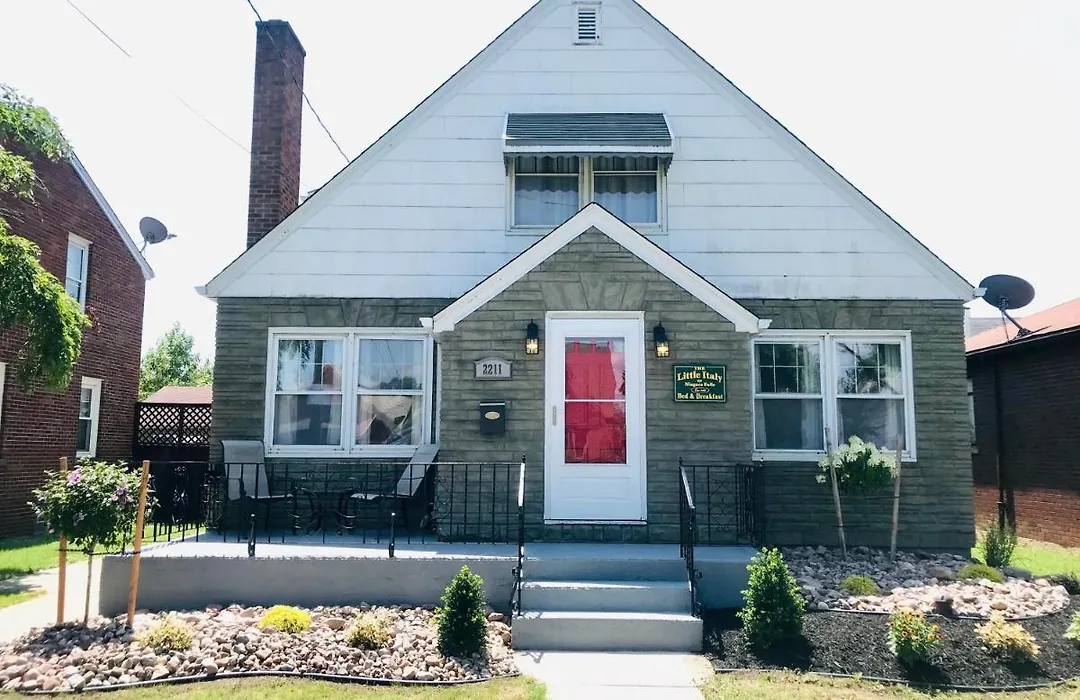 The Little Italy Of Niagara Falls Bed & Breakfast-1