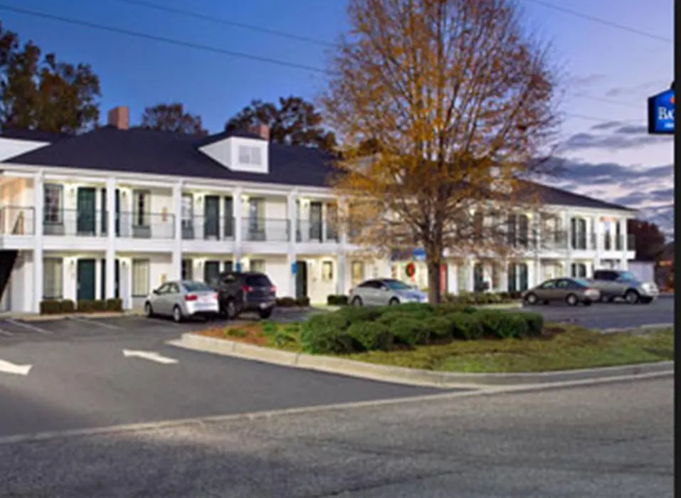 Baymont By Wyndham Roanoke Rapids-1