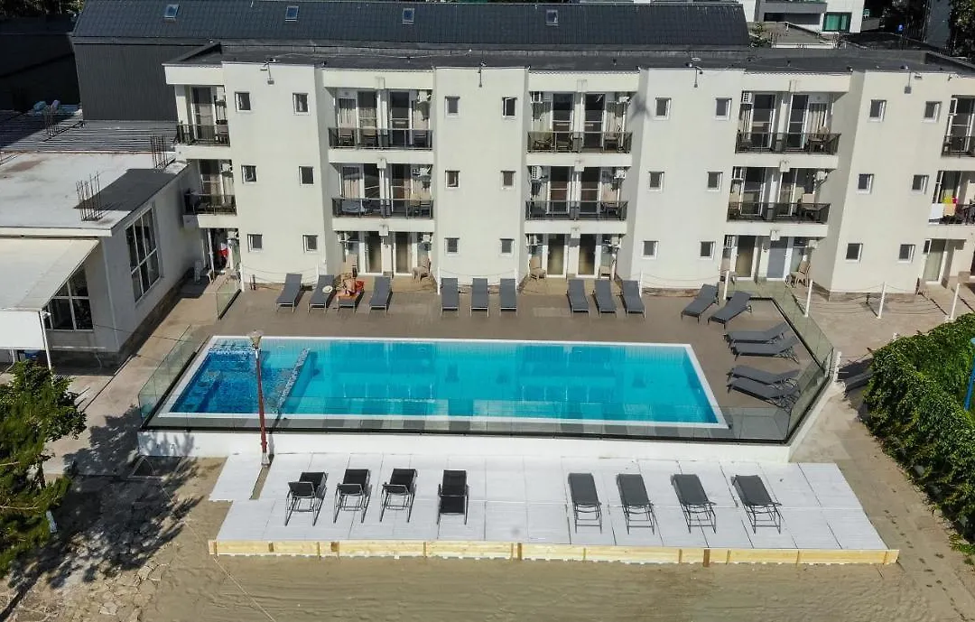Jijo'S Hotel-1