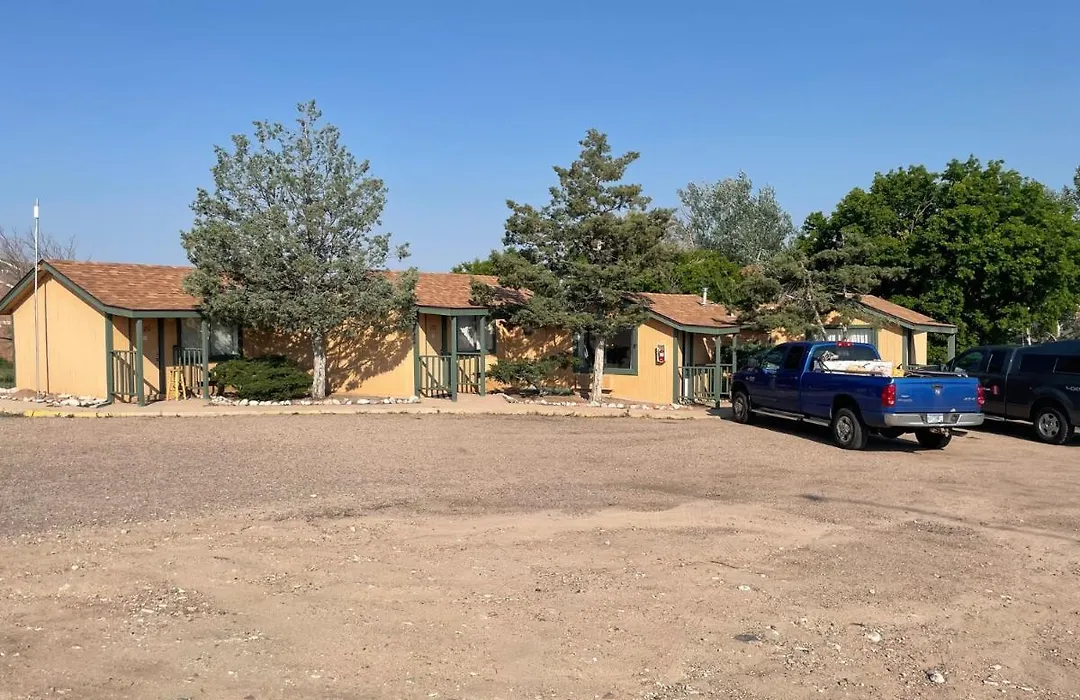 Round-Up Motel-1