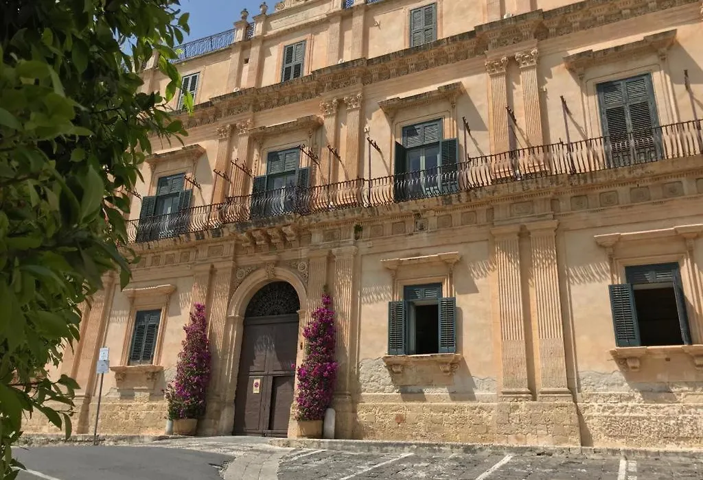 Landolina Palace Hotel-1
