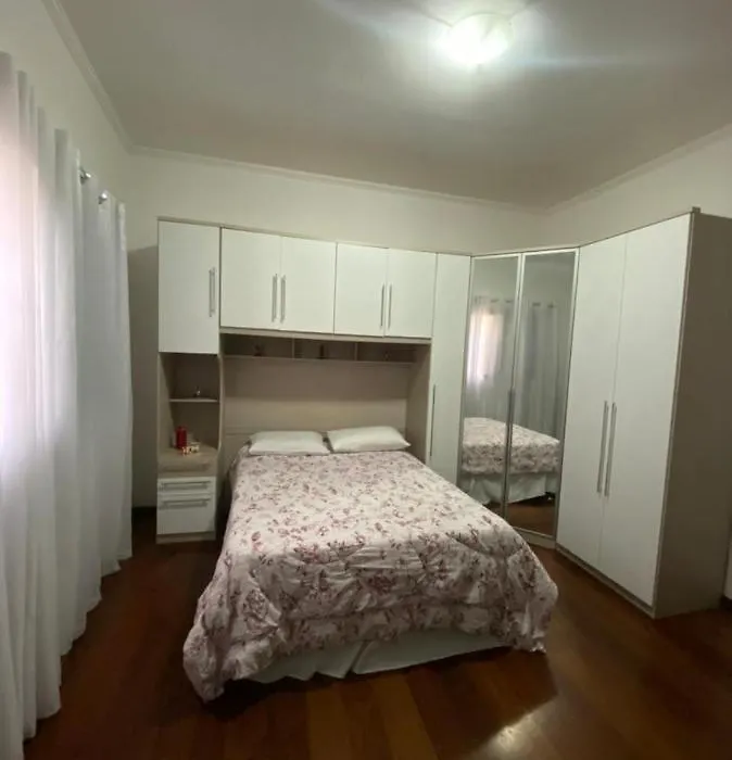 Hostel Gru Economico Com Quartos Individuais E Translado-1