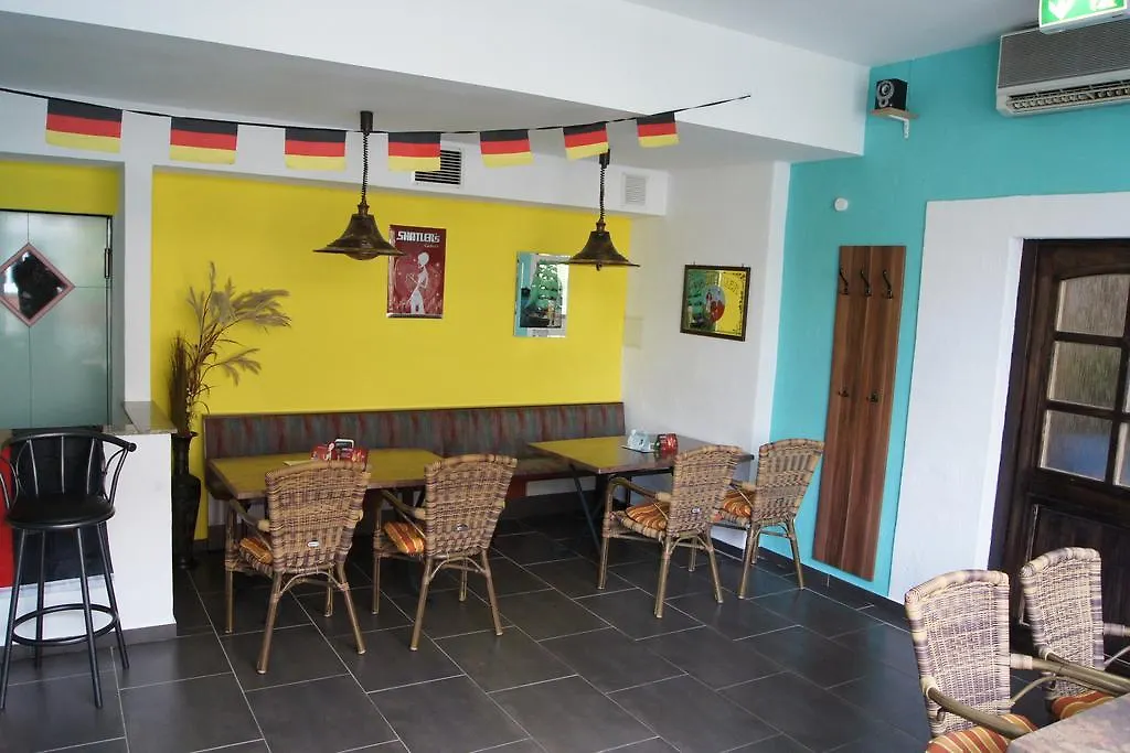 Hotel Drei Rosen-1