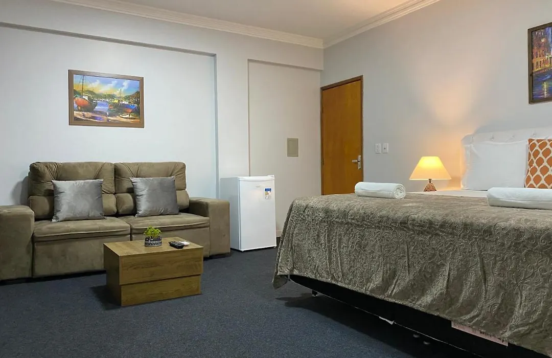 Quarto Luxo Silver-1