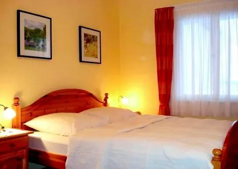 Hotel Zum Römer-1
