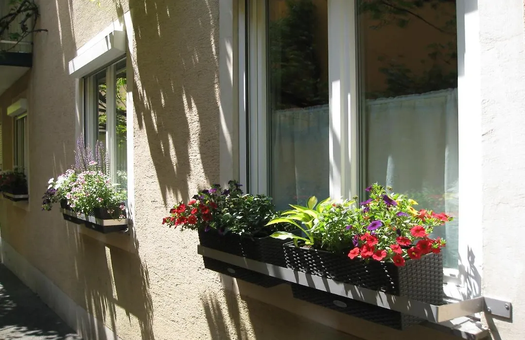 Hotel Moeve Garni-1