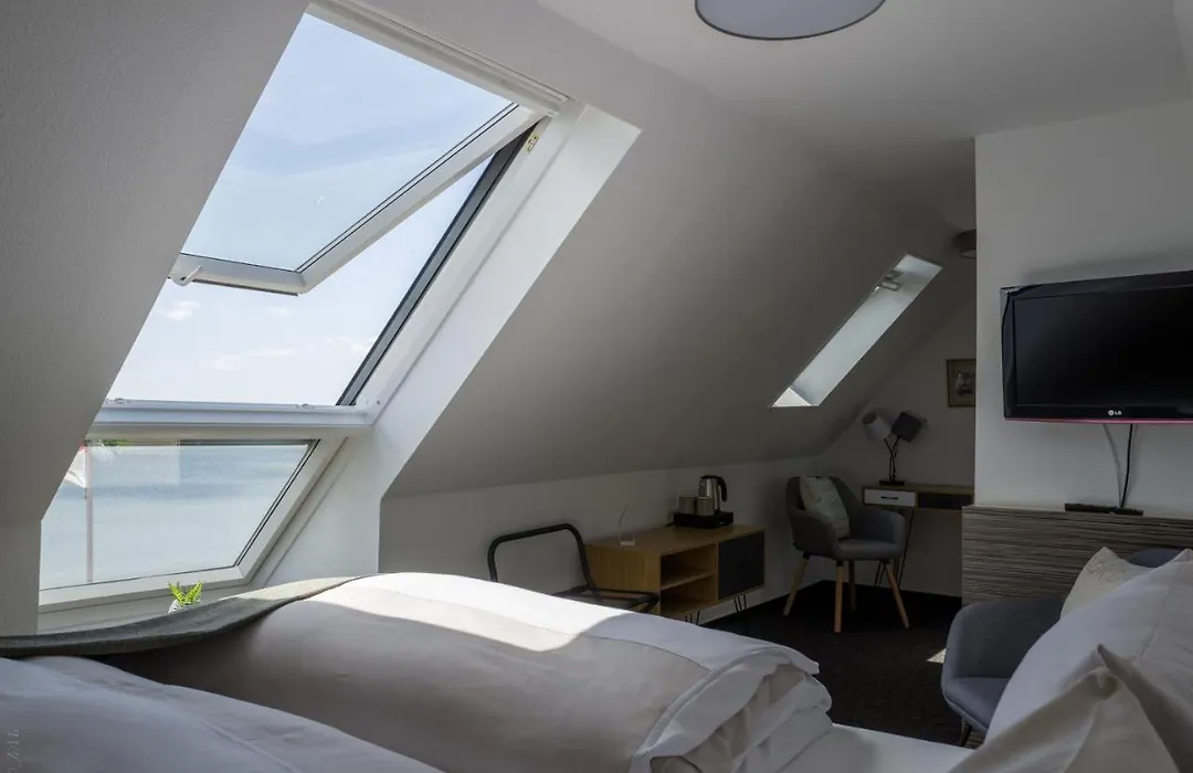 AKZENT Strandhotels Seestern, Delphin&Lachs-1