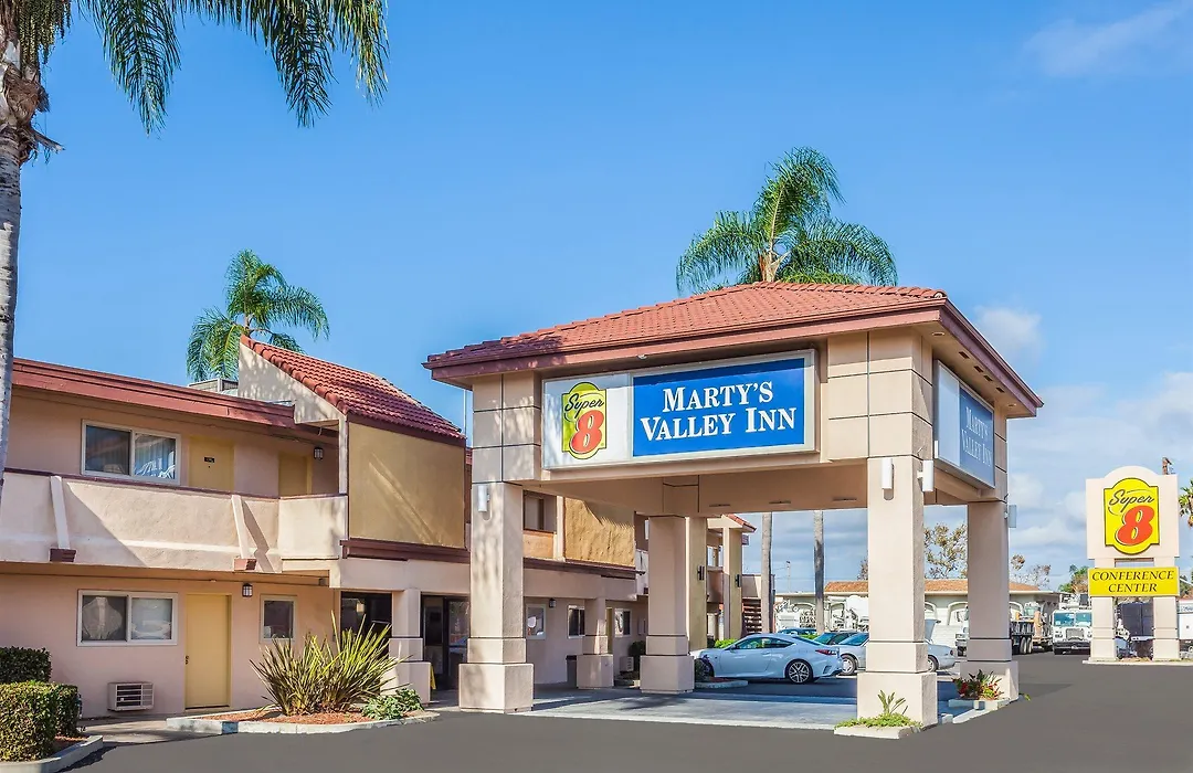 Super 8 By Wyndham Oceanside Marty'S Valley Inn-1