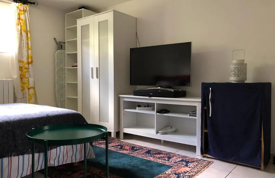 Room In House Near Lycee International St Germain En Laye-1
