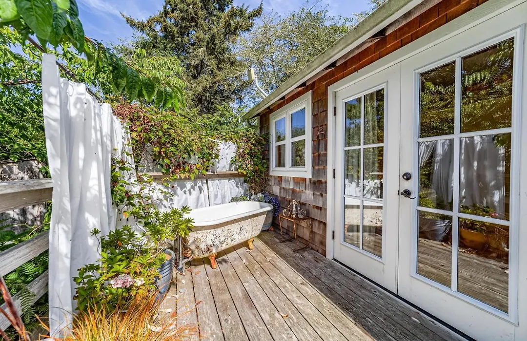 Seawoods Cottage-1
