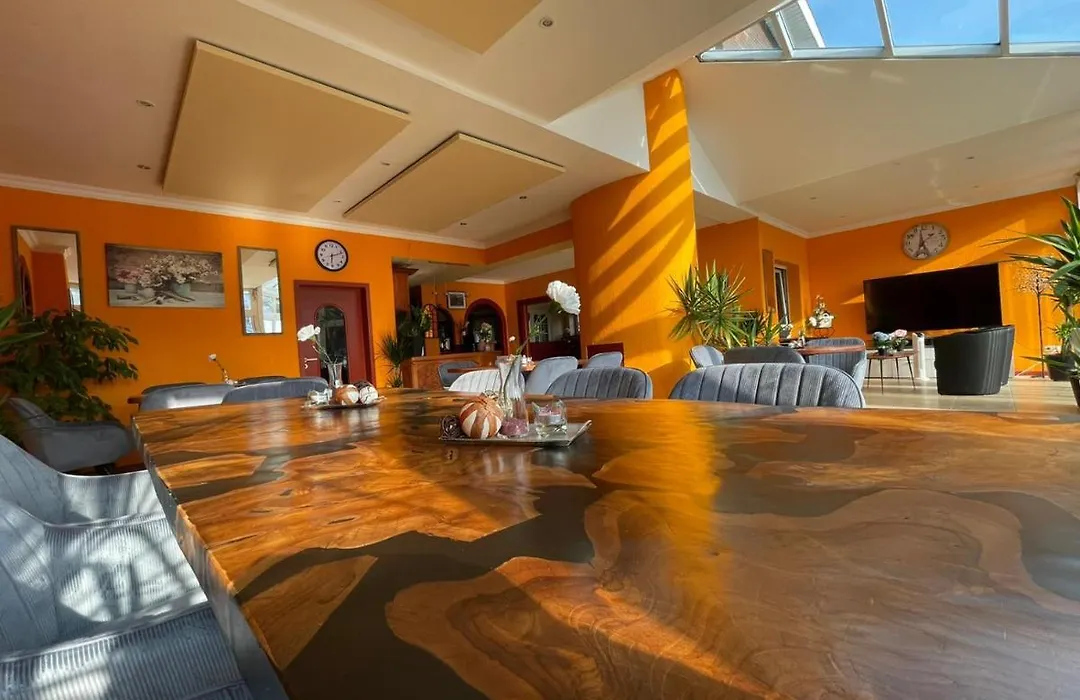 Varel Bay Hotel-1