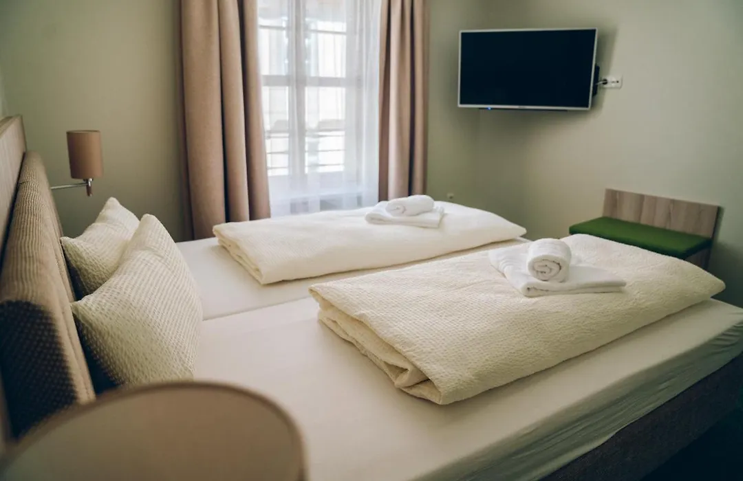 Adelheid Hotel Garni-1