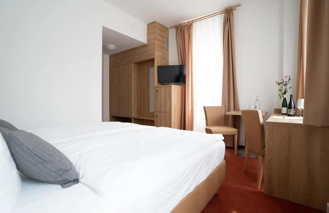 Nineofive Hotel-1