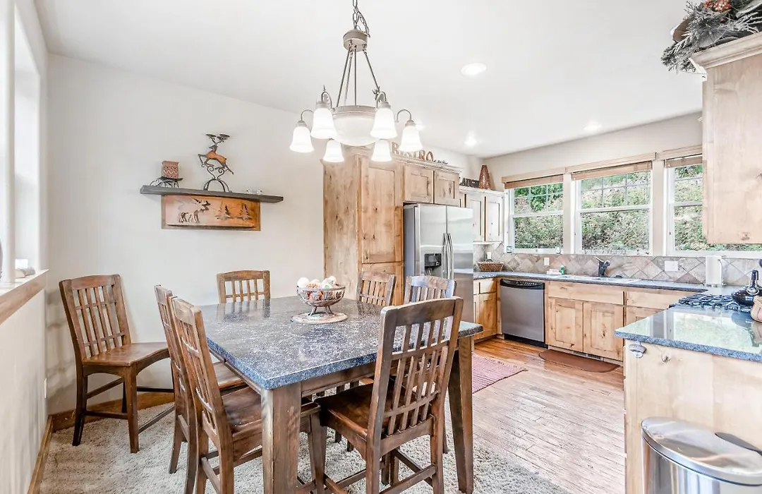 Heart Of Schweitzer Condo-1