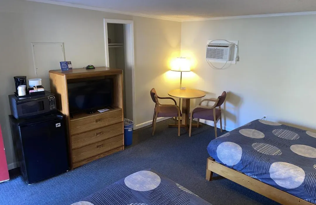 A Holiday Motel - Maggie Valley-1