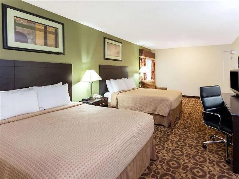 Super 8 By Wyndham Decatur/Dntn/Atlanta Area-1