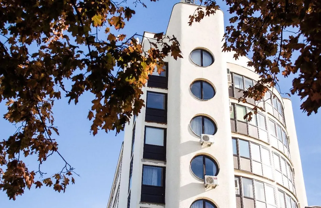 Hotel Novi Zagreb-1