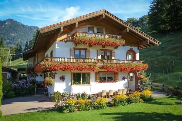 Haus Almfrieden-1