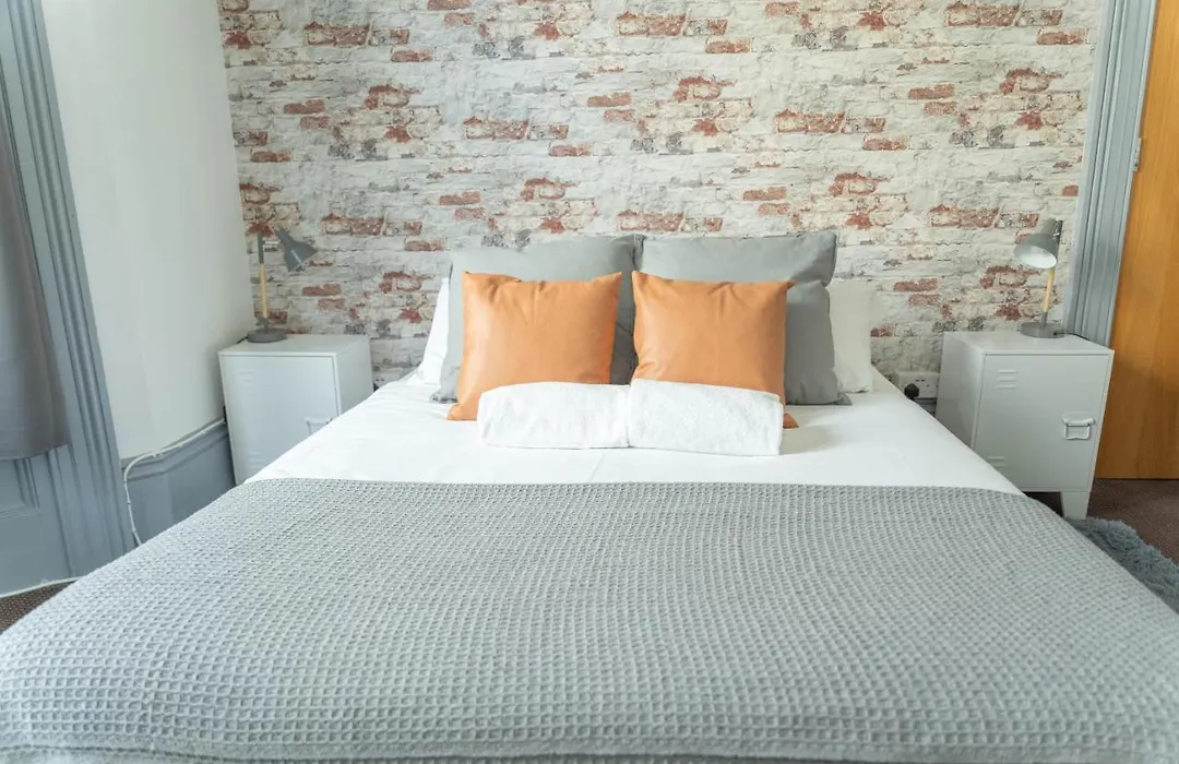 Upper Rock Rooms-1
