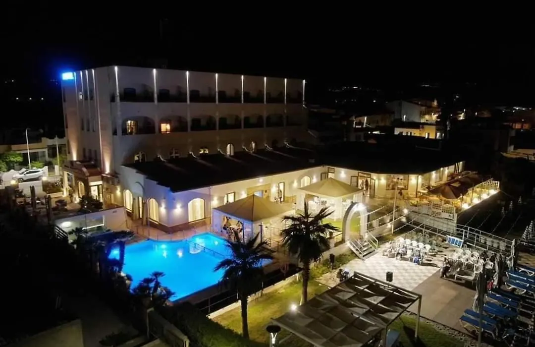 Hotel Il Gabbiano Beach-1