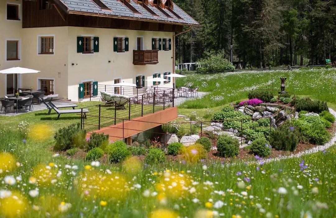 Natura Boutique Chalet Wellness Spa-1