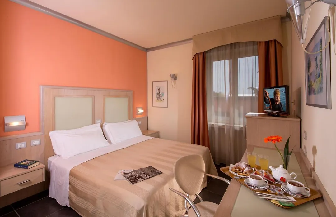 Hotel Mediterraneo-1