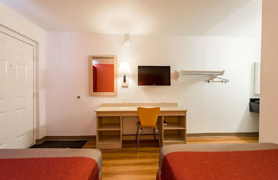 Motel 6-Reno, Nv - Virginia Plumb-1