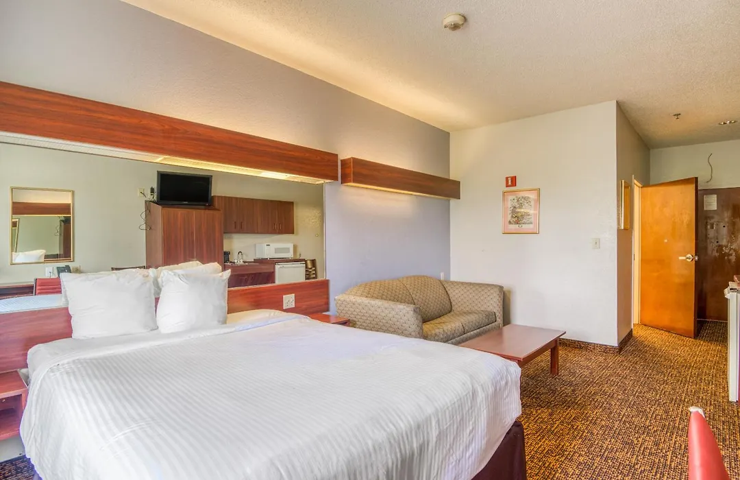 Trident Inn & Suites, Baton Rouge (Adults Only)-1