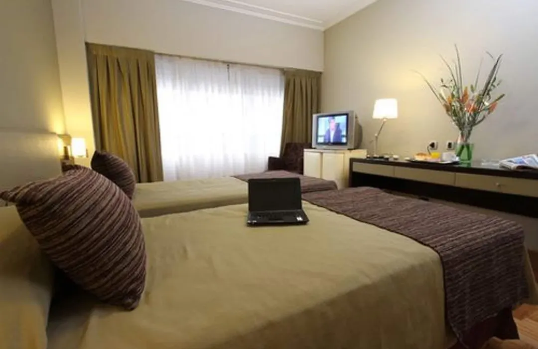 Hotel Victory-1