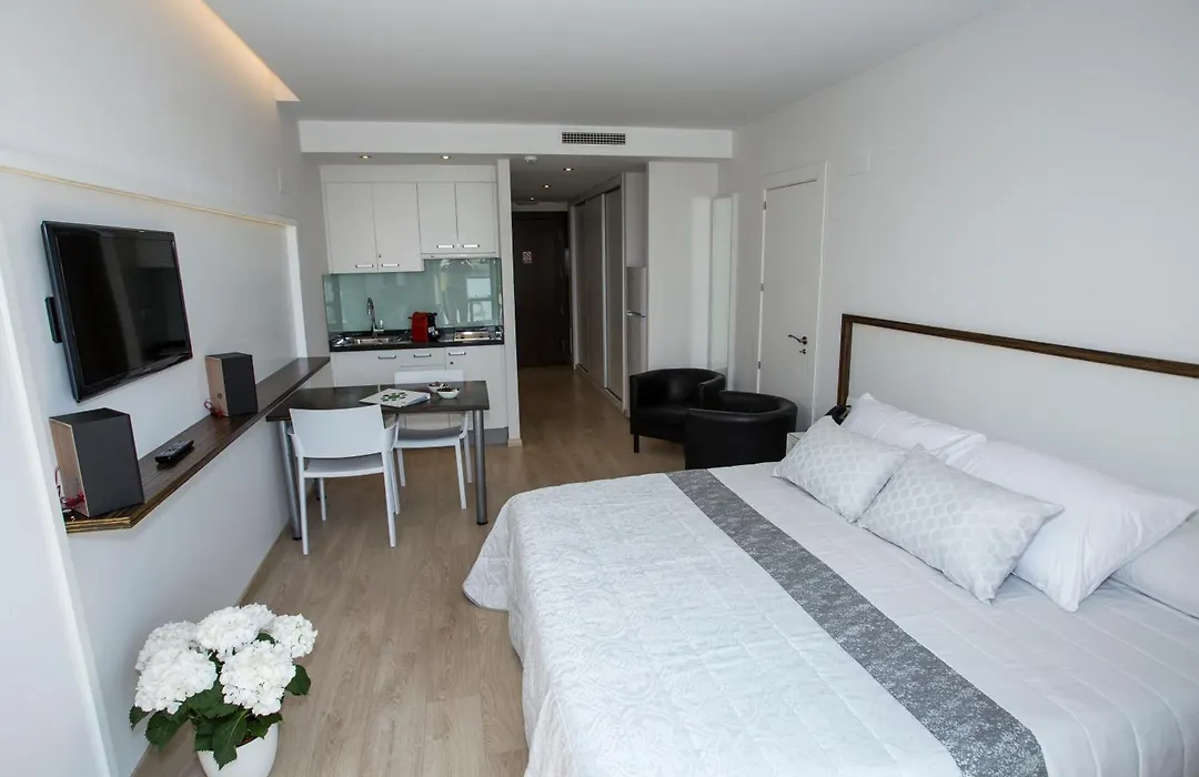 Aparthotel Playa Oliva-1