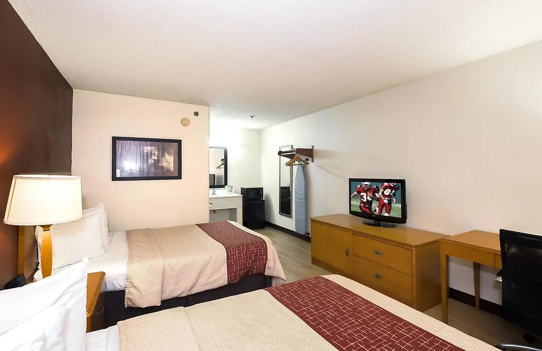 Cedar Rapids Inn-1