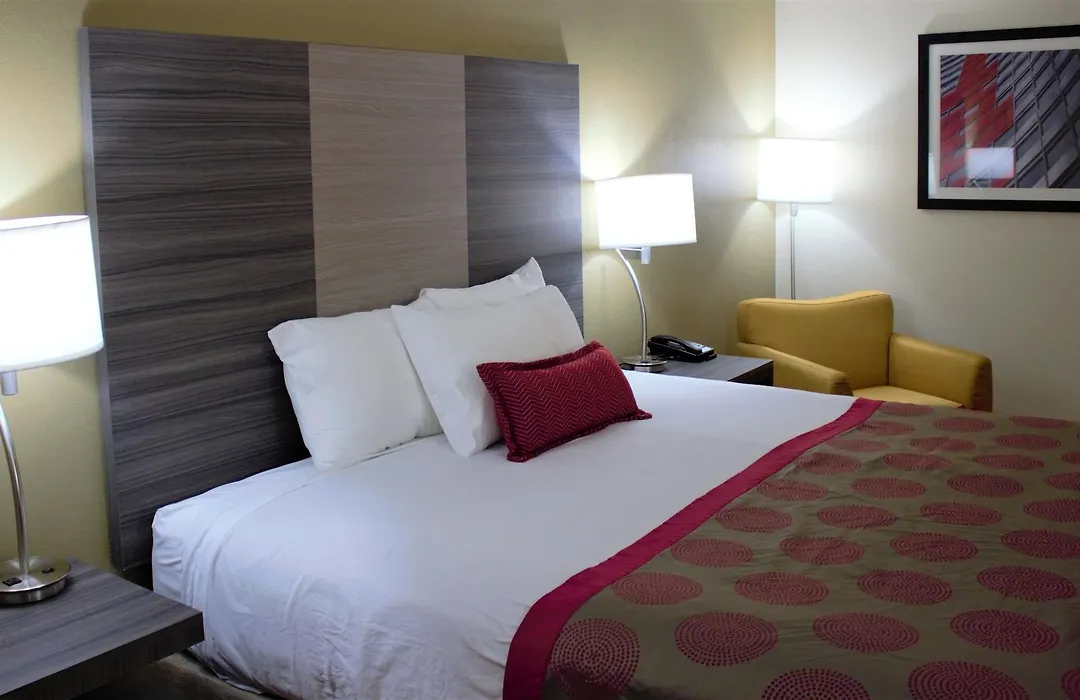 Ramada By Wyndham Wentzville-1