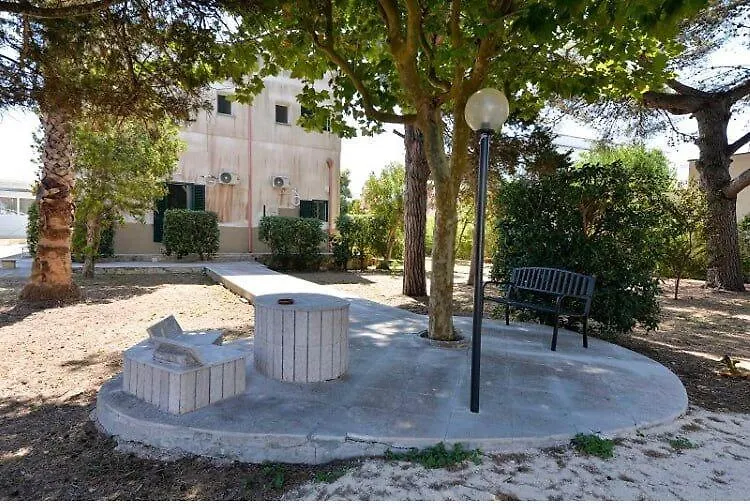 B&B Dimora Villa Orietta - Torre dell'Orso-1