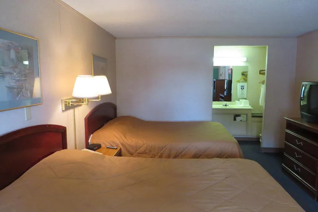 Knights Inn Canton-1