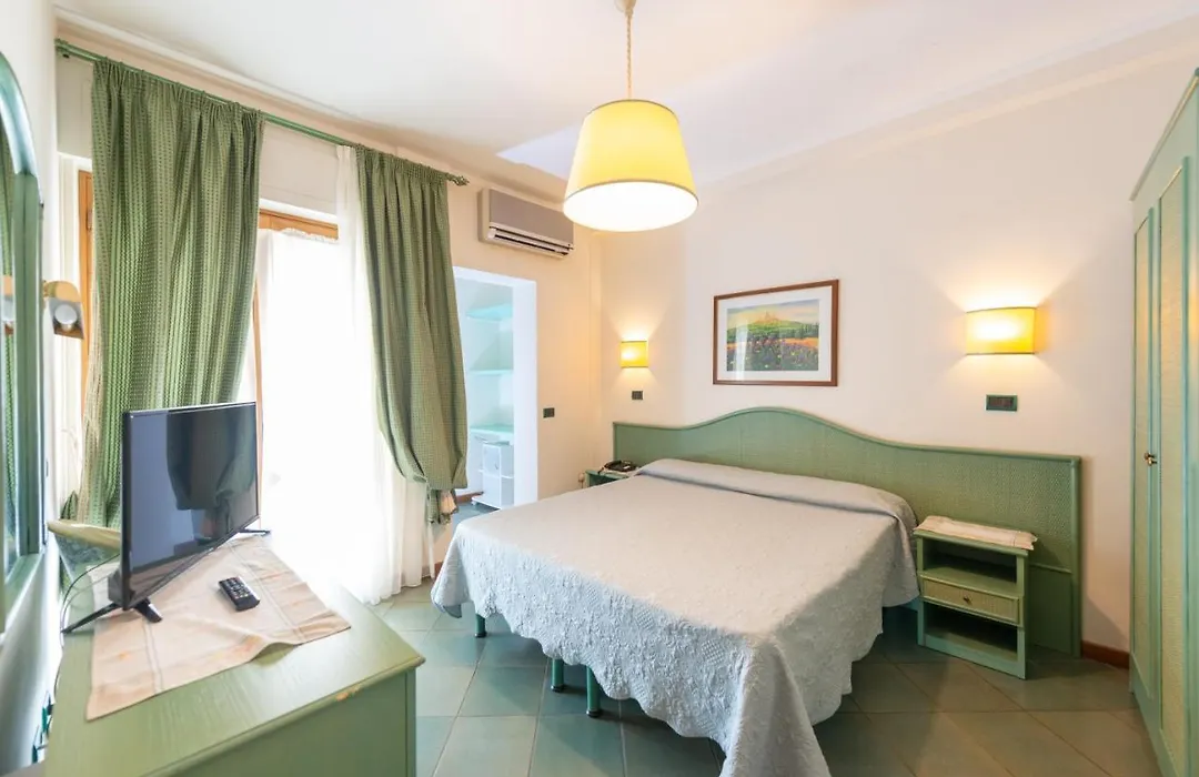 Hotel Tirreno-1