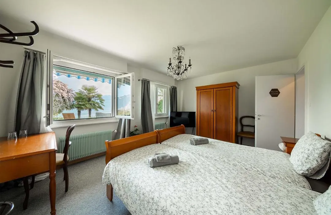 Ground Floor Rooms With Stunning Lake View & Garden Access-1