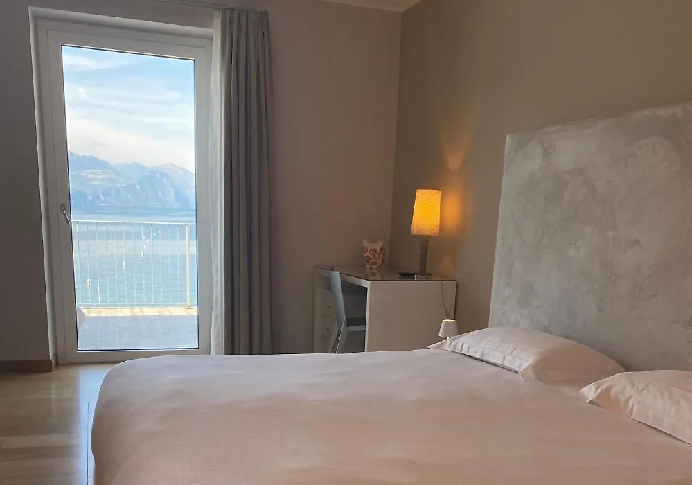 Hotel Baia Dei Pini-1