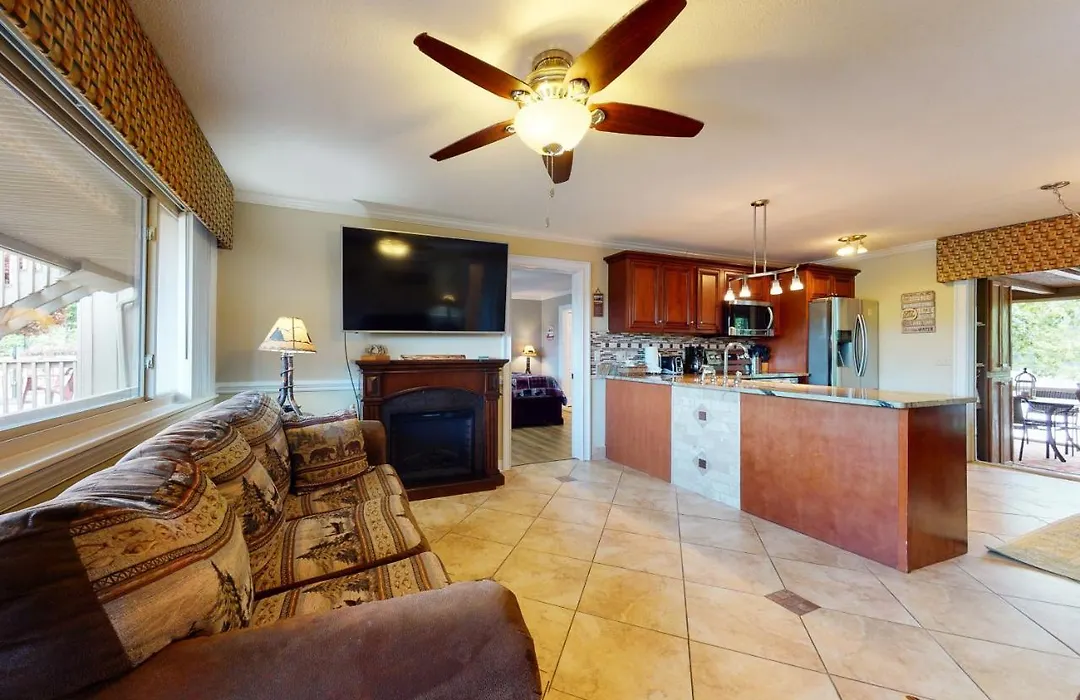 Rumbling Bald Condo Unit 403-1