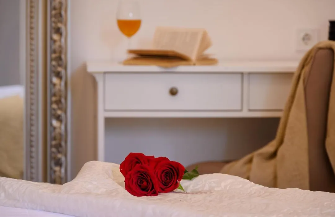 Summer Breeze Luxury Rooms-1