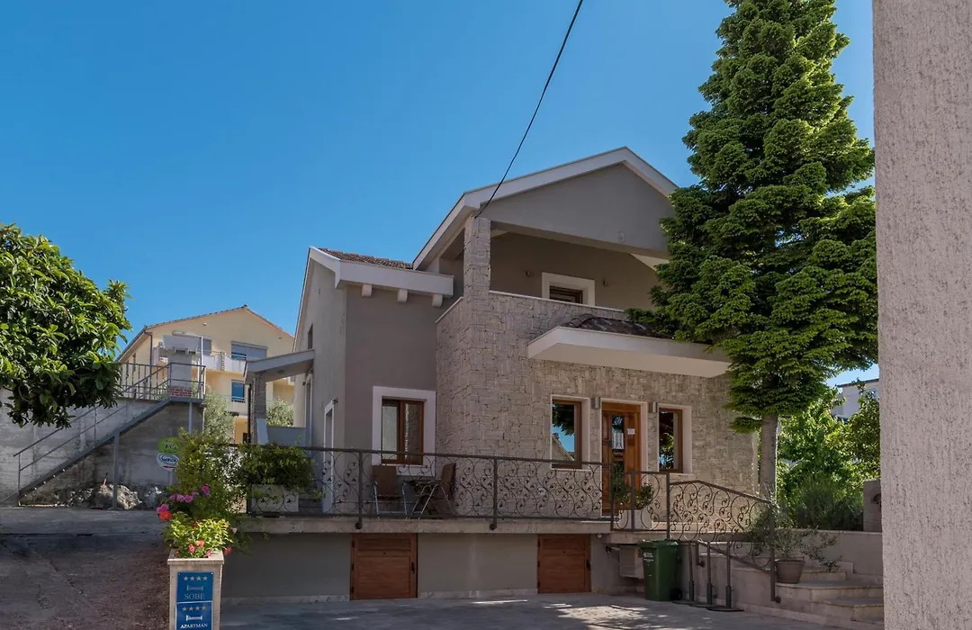 Villa Lucica Trogir-1