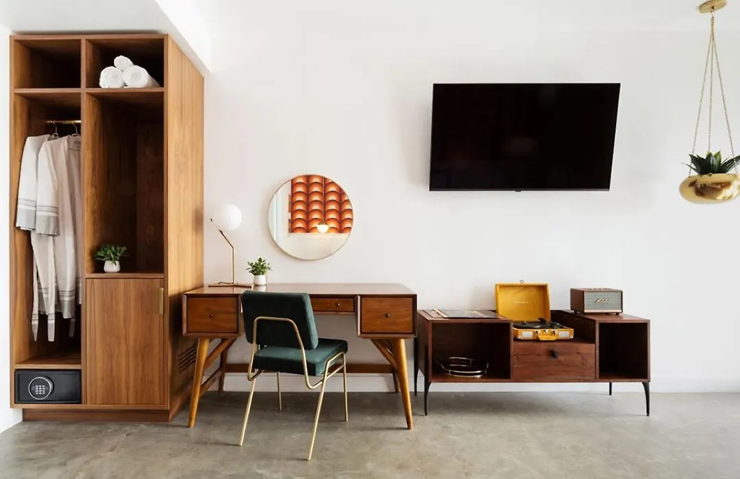 Rise Uptown-1