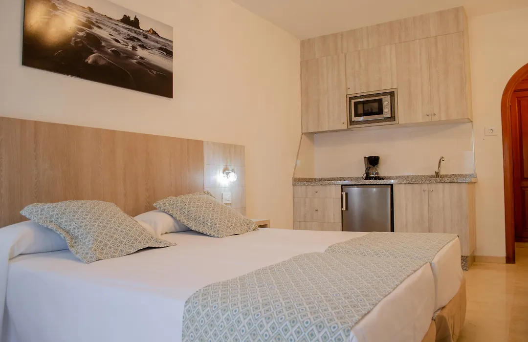 Klayman Olivina Aparthotel-1