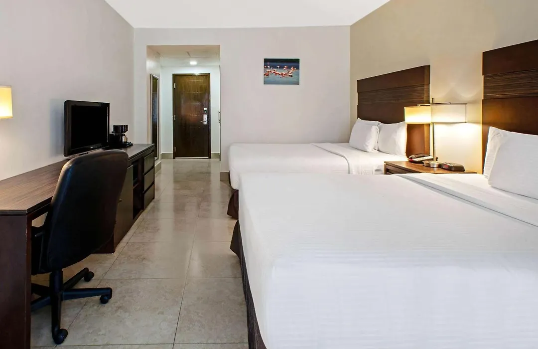 Wyndham Garden Cancun Downtown-1