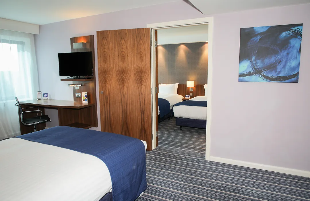 Holiday Inn Express London Heathrow T5 By Ihg-1