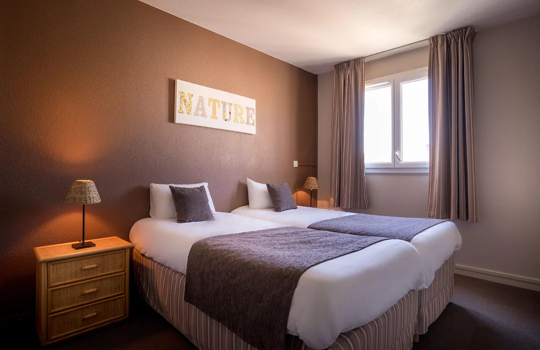 Kyriad Hotel Montpellier Centre Antigone-1