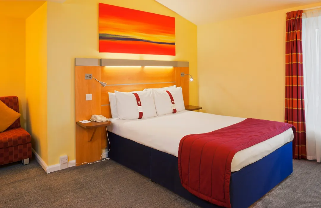Holiday Inn Express London-Swiss Cottage-1