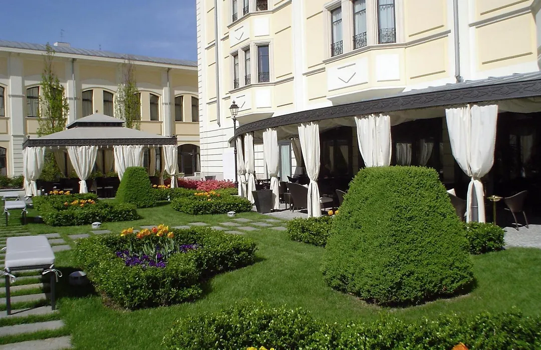 Grand Visconti Palace-1