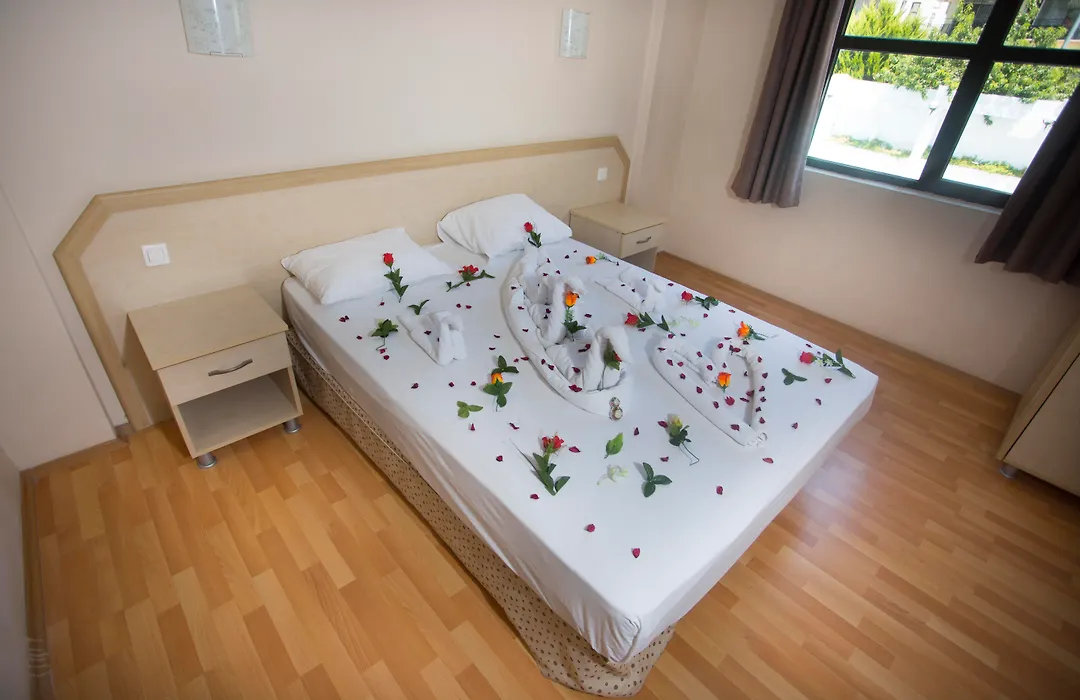 Tuntas Suites Altinkum-1