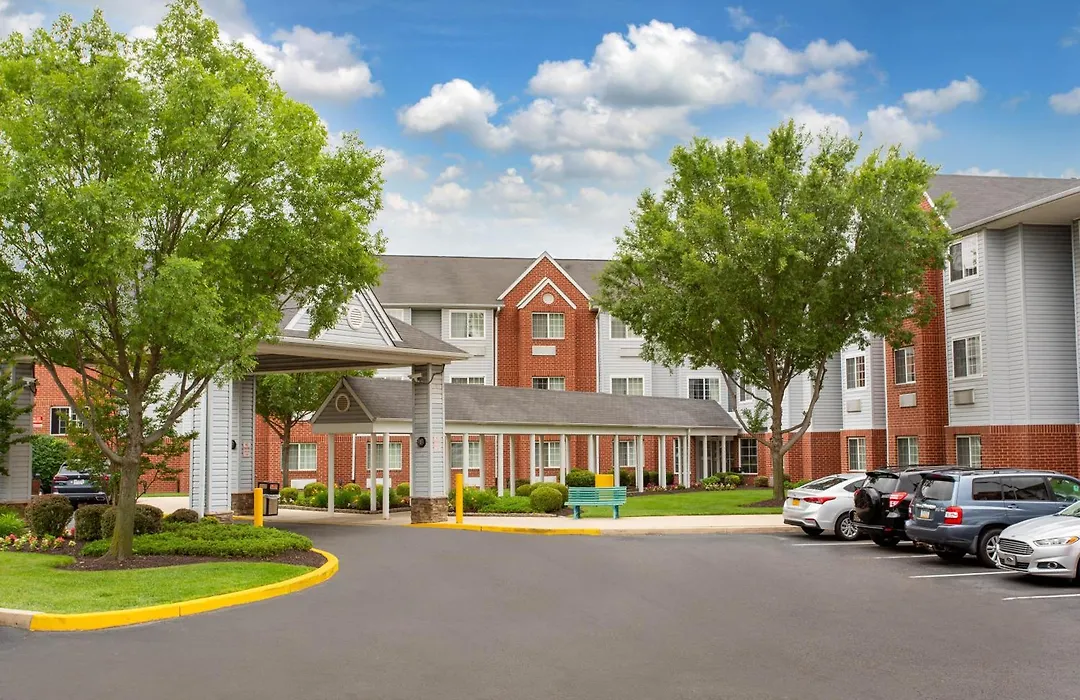 Microtel Inn & Suites By Wyndham Philadelphia Airport-1