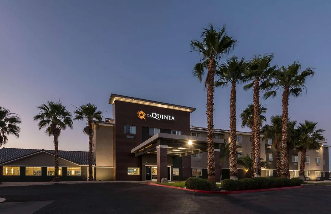 La Quinta Inn & Suites By Wyndham Las Vegas Nellis-1